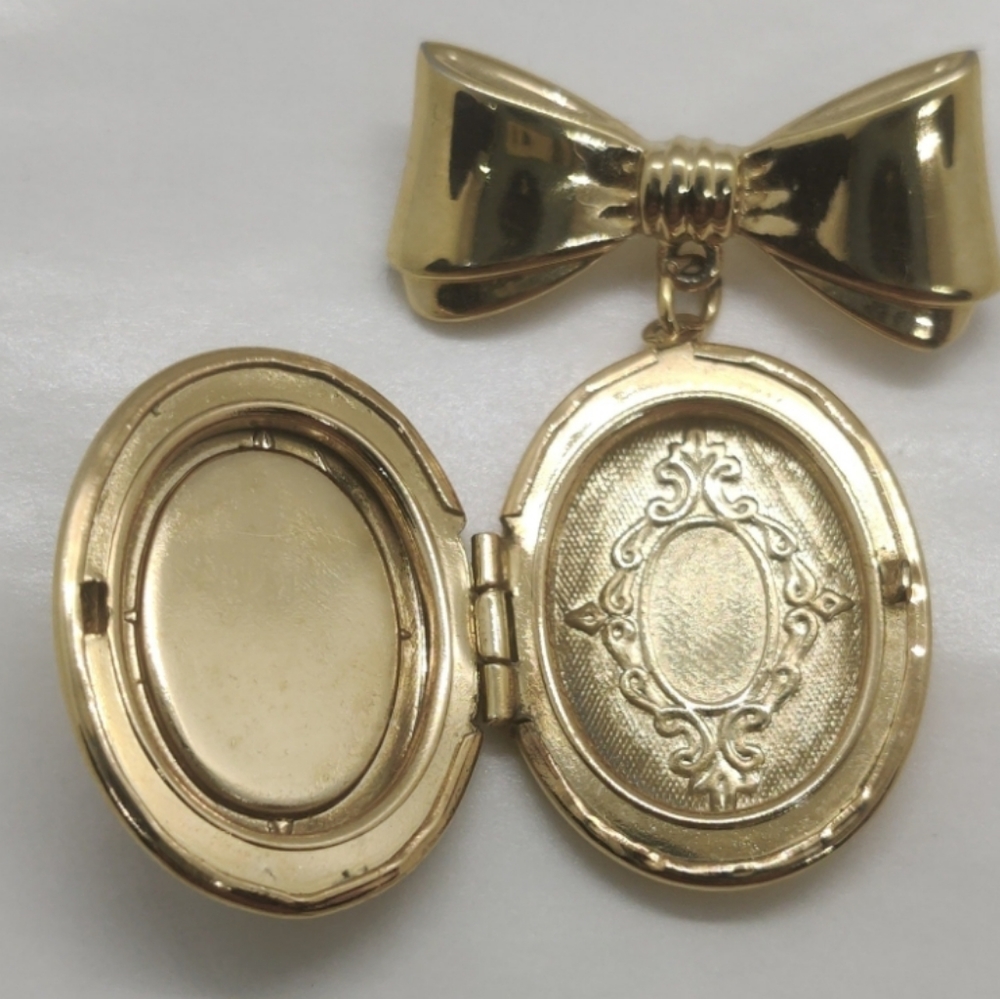 Victorian Revival dangling locket brooch - Picture 6 of 7